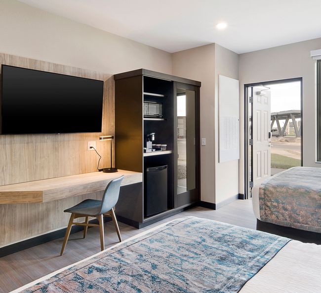 Double Queen Accessible Walkout